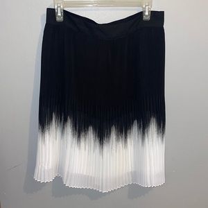NWT White House Black Market Black and White Skirt